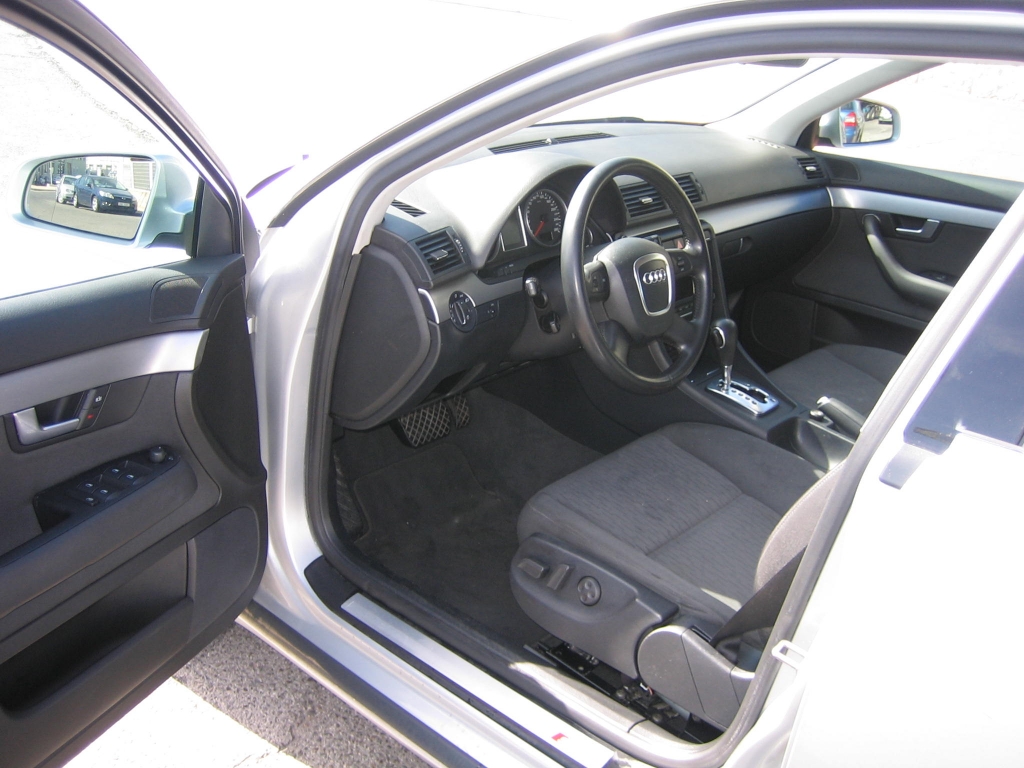 VISTA INTERIOR IZQUIERDO AUDI A-4 S.LINE 2.0 TFSI 200CV AUTOMATICO