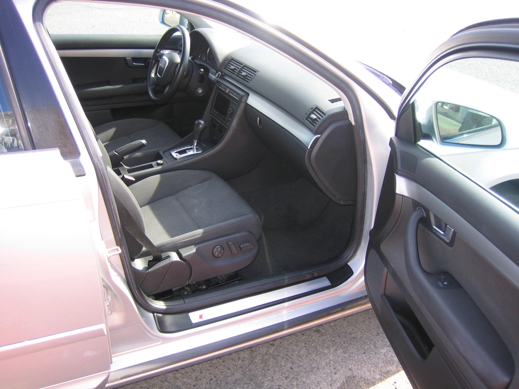 VISTA INTERIOR DERECHO AUDI A-4 S.LINE 2.0 TFSI 200CV AUTOMATICO