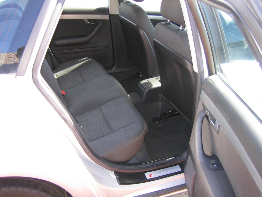 VISTA INTERIOR TRASERO 2 AUDI A-4 S.LINE 2.0 TFSI 200CV AUTOMATICO