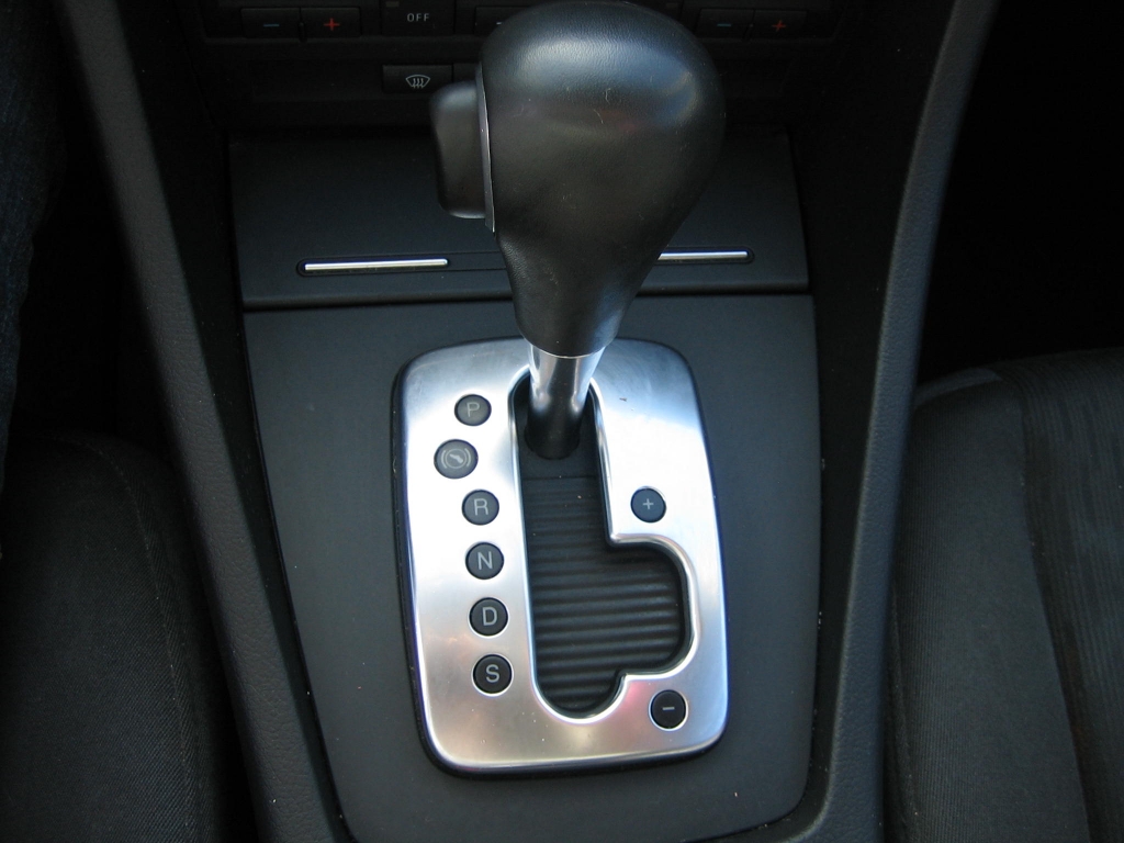 VISTA CAMBIO AUTOMATICO AUDI A-4 S.LINE 2.0 TFSI 200CV AUTOMATICO