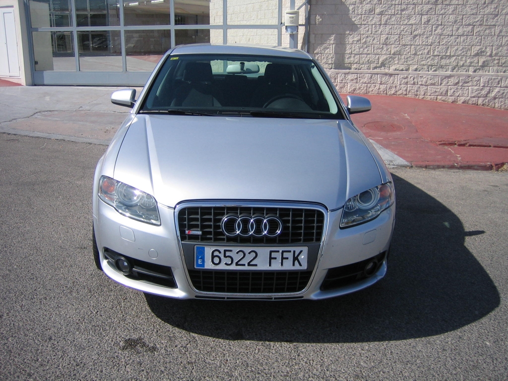 VISTA DELANTERA AUDI A-4 S.LINE 2.0 TFSI 200CV AUTOMATICO