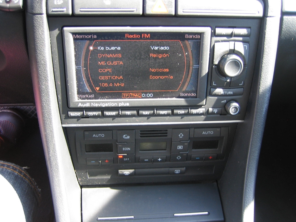 VISTA CD,CLIMA Y NAVI AUDI A-4 S.LINE 2.0 TFSI 200CV AUTOMATICO