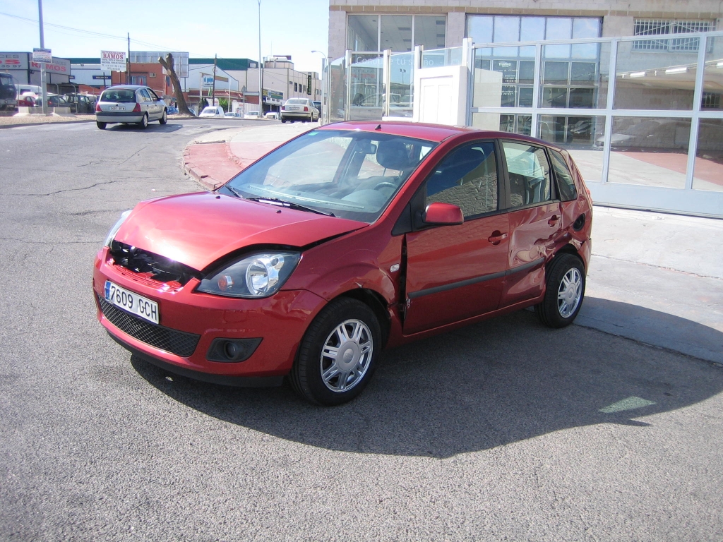 VISTA DELANTERA IZQUIERDA FORD FIESTA 1.4 TDCI 68CV