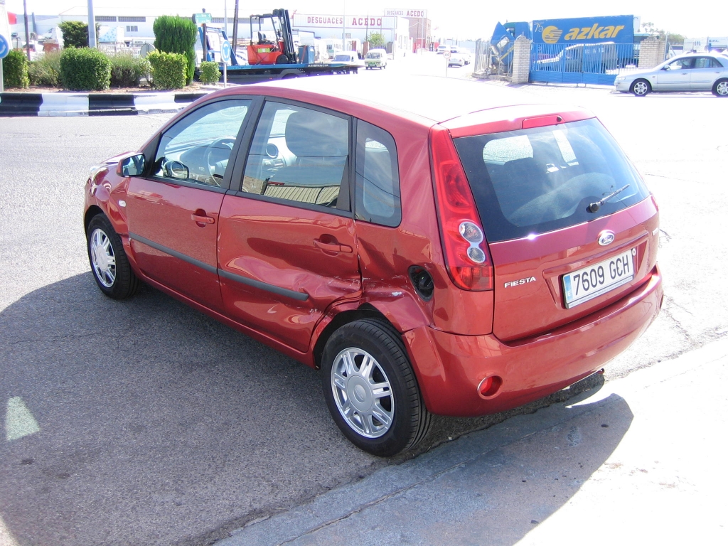 VISTA TRASERA IZQUIERDA FORD FIESTA 1.4 TDCI 68CV