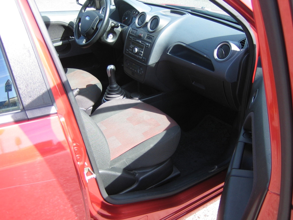VISTA INTERIOR DERECHO FORD FIESTA 1.4 TDCI 68CV