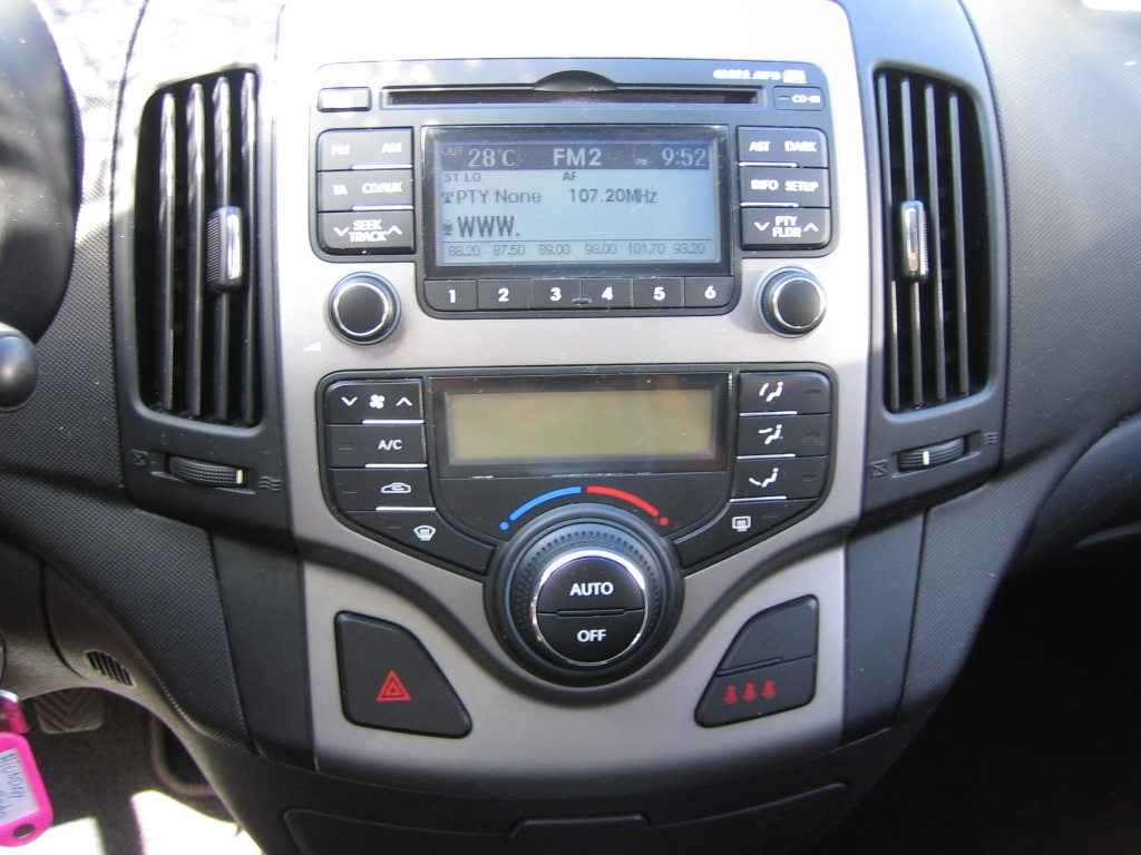 VISTA CD Y CLIMA HYNDAI I30 1.4 I 105CV