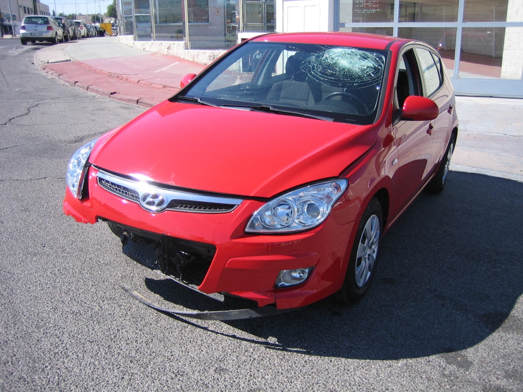 VISTA DELANTERA IZQUIERDA HYNDAI I30 1.4 I 105CV