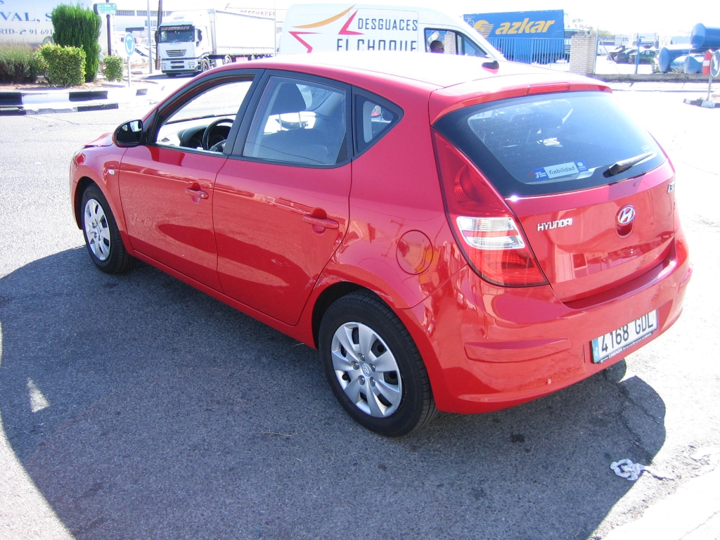 VISTA TRASERA IZQUIERDA HYNDAI I30 1.4 I 105CV 