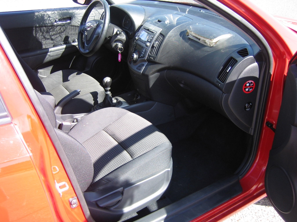 VISTA INTERIOR DERECHO HYNDAI I30 1.4 I 105CV