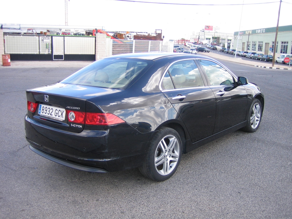 VISTA TRASERA DERECHA HONDA ACCORD 2.2 I-CDTI 140CV 