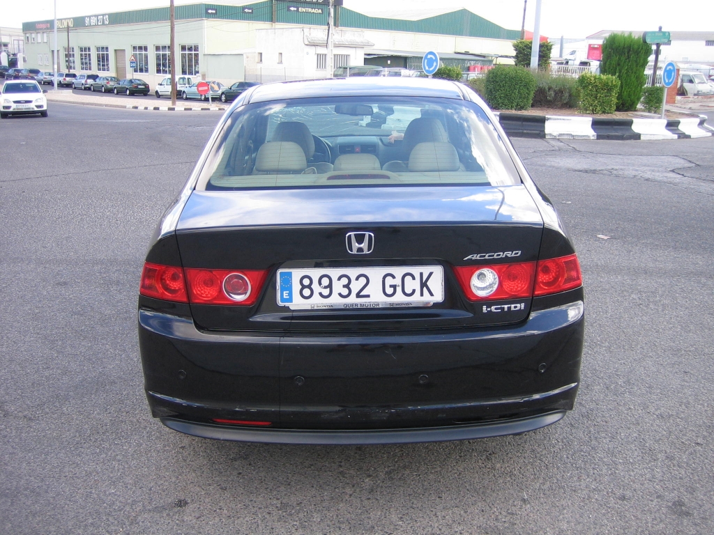 VISTA TRASERA HONDA ACCORD 2.2 I-CDTI 140CV