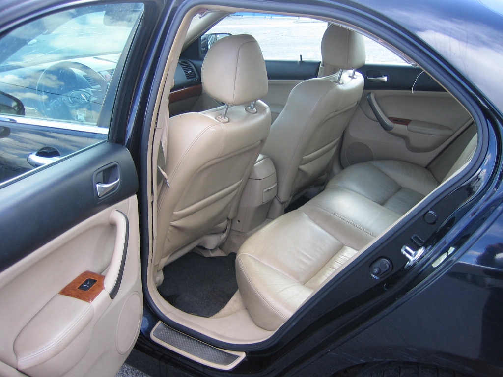 VISTA INTERIOR TRASERO HONDA ACCORD 2.2 I-CDTI 140CV