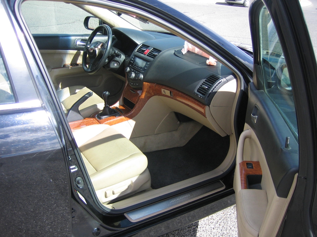 VISTA INTERIOR DERECHO HONDA ACCORD 2.2 I-CDTI 140CV