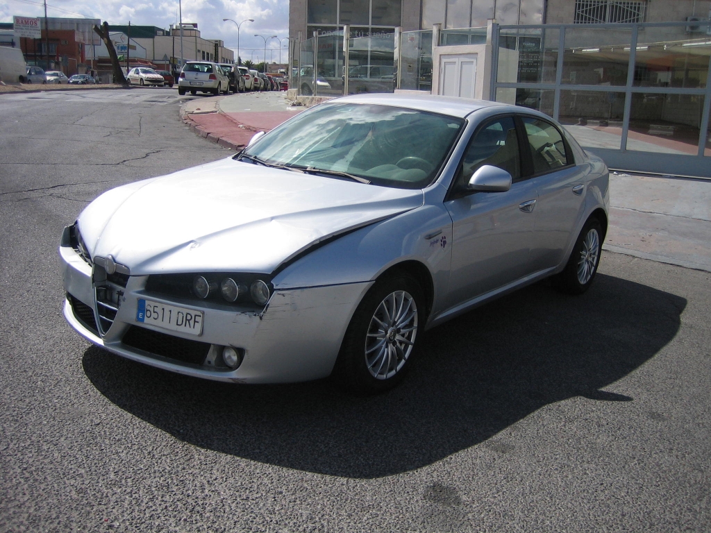 VISTA DELANTERA IZQUIERDA ALFA ROMEO 159 1.9 JTD 140CV