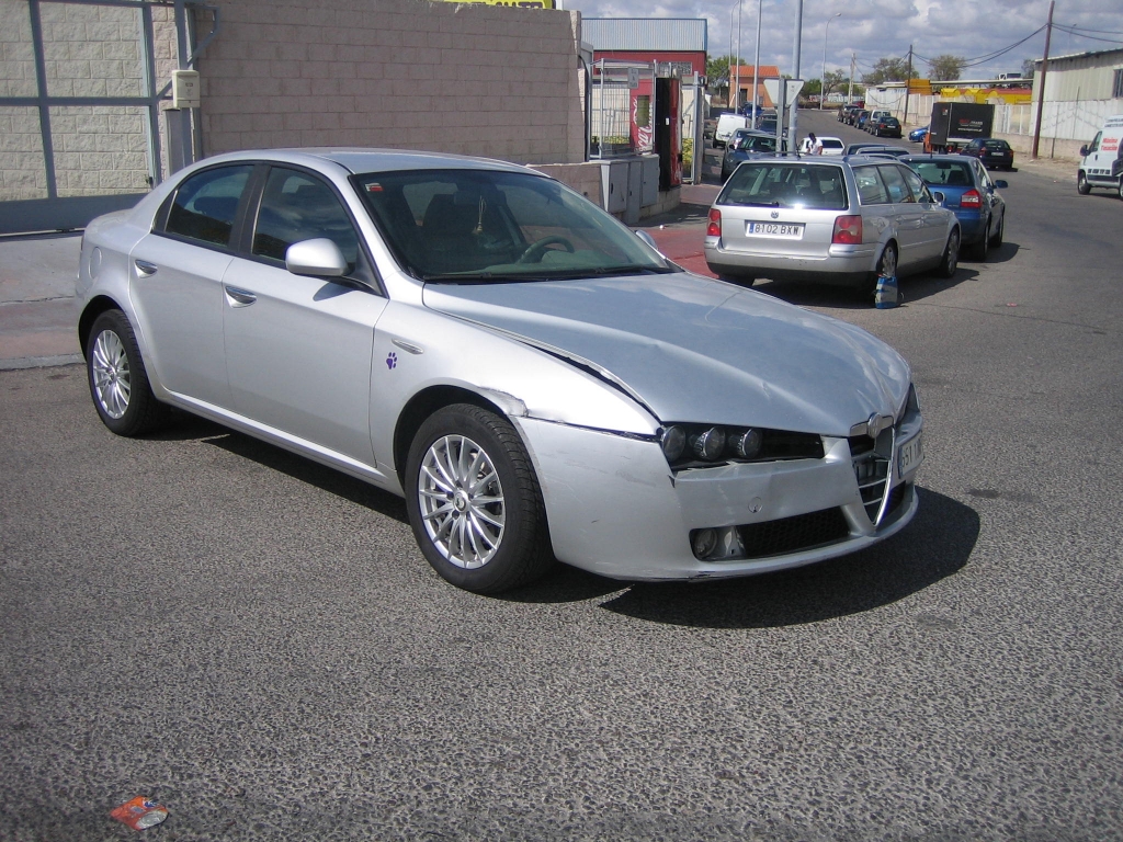 VISTA DELANTERA DERECHA ALFA ROMEO 159 1.9 JTD 140CV