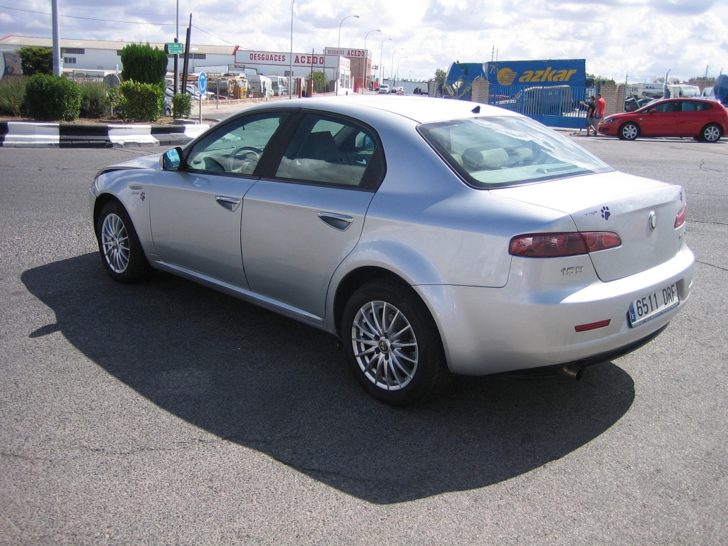 VISTA TRASERA IZQUIERDA ALFA ROMEO 159 1.9 JTD 140CV