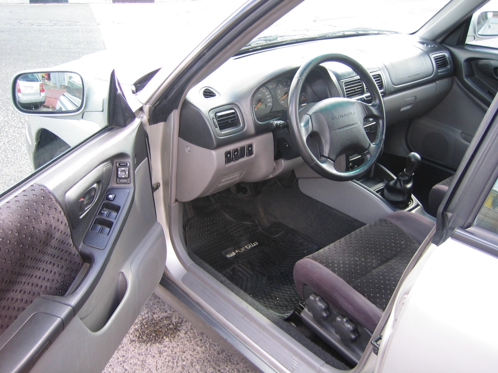 VISTA INTERIOR IZQUIERDO SUBARU FORESTER 2.0 GASOLINA 177CV