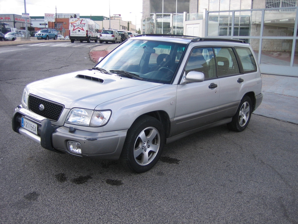 VISTA DELANTERA IZQUIERDA SUBARU FORESTER 2.0 GASOLINA 177CV