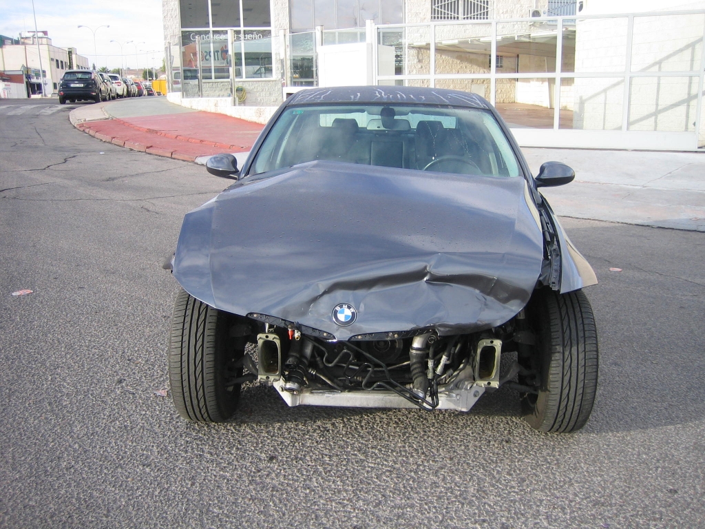 VISTA DELANTERA BMW 320 D 2.0 163CV