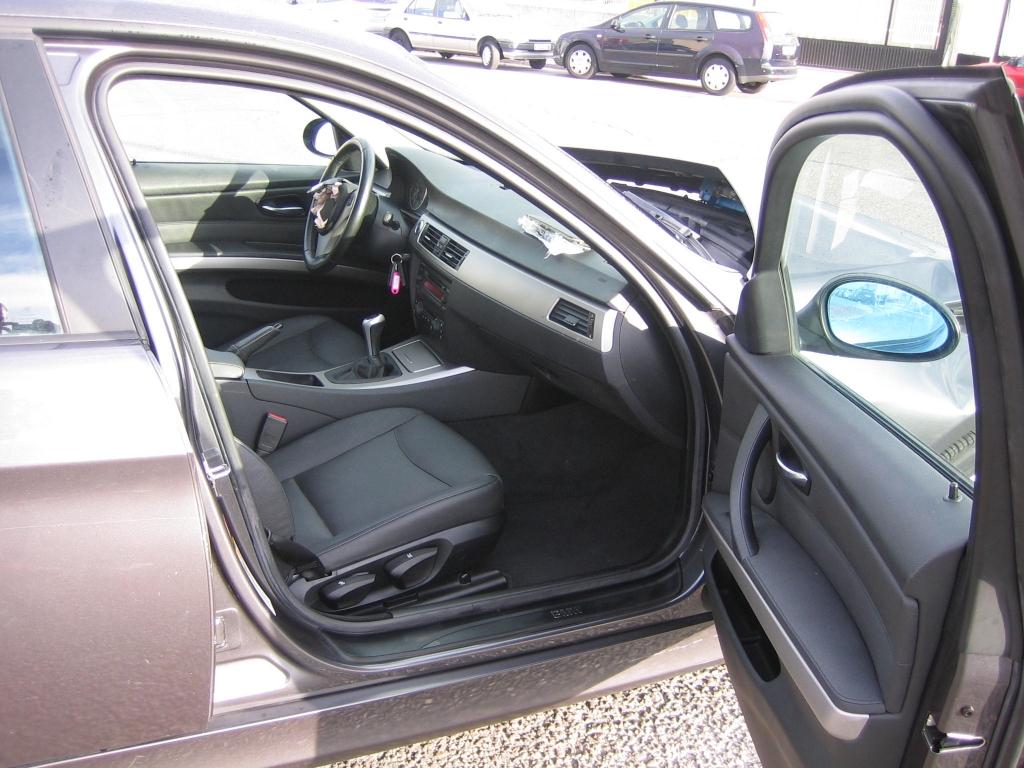 VISTA INTERIOR DERECHO BMW 320 D 2.0 163CV