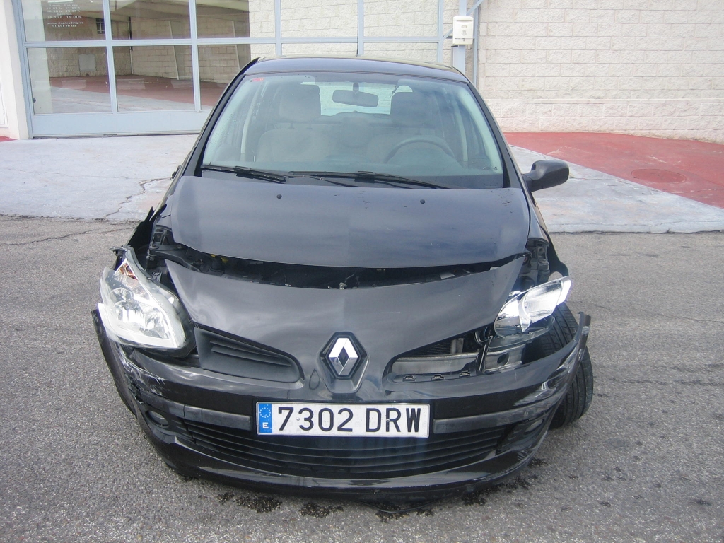 VISTA DELANTERA RENAULT CLIO 1.5 DCI 85CV