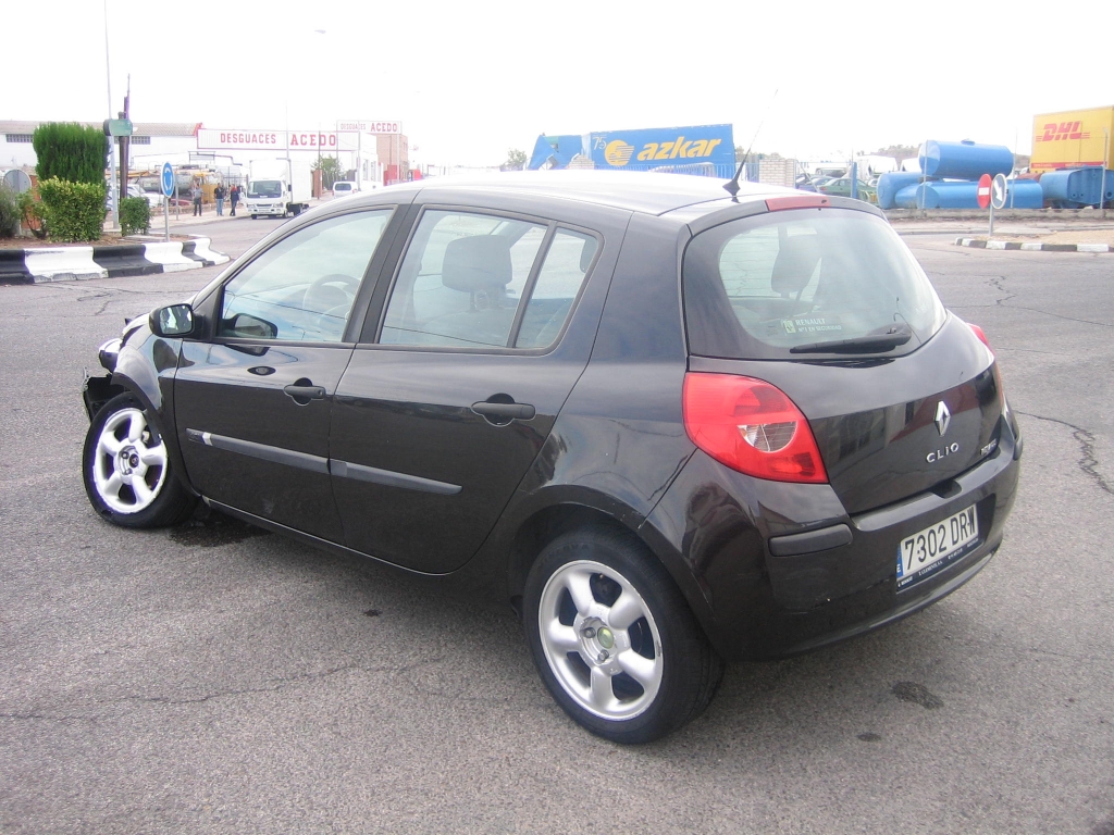 VISTA TRASERA IZQUIERDA RENAULT CLIO 1.5 DCI 85CV