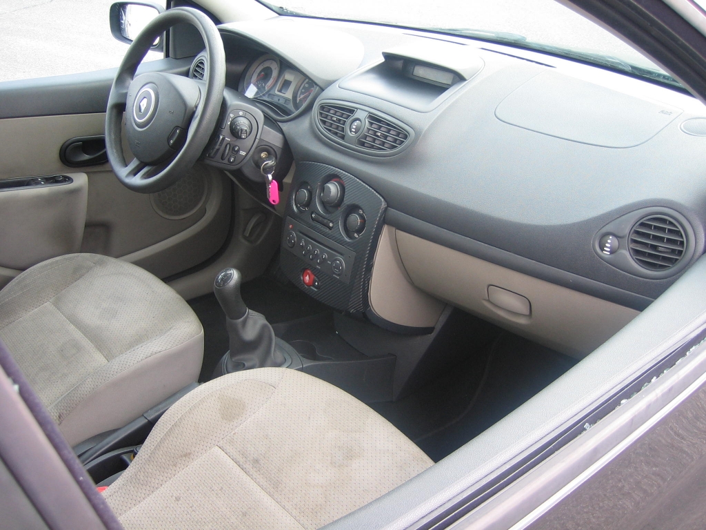 VISTA INTERIOR DERECHO RENAULT CLIO 1.5 DCI 85CV