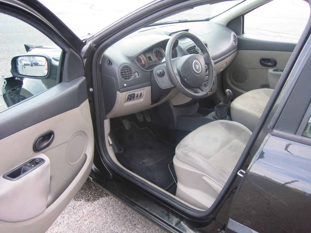 VISTA INTERIOR IZQUIERDO RENAULT CLIO 1.5 DCI 85CV