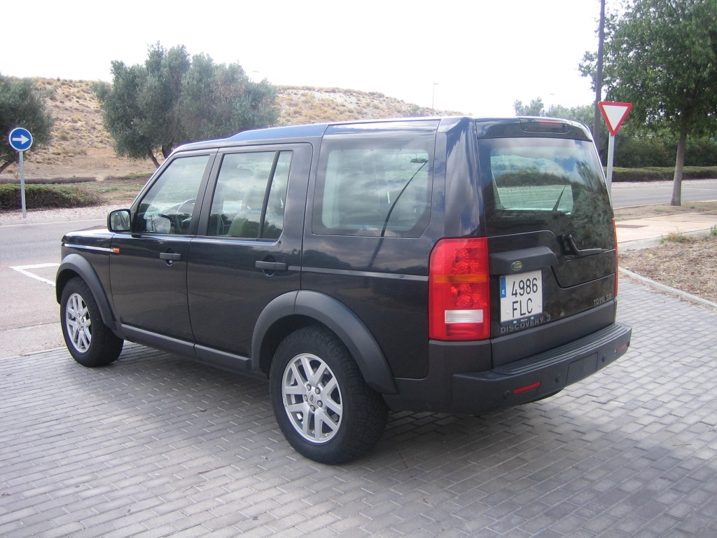 VISTA TRASERA IZQUIERDA LAND ROVER DISCOVERY 2.7 TDV6 SE 190CV AUTOMATICO 7PLAZAS