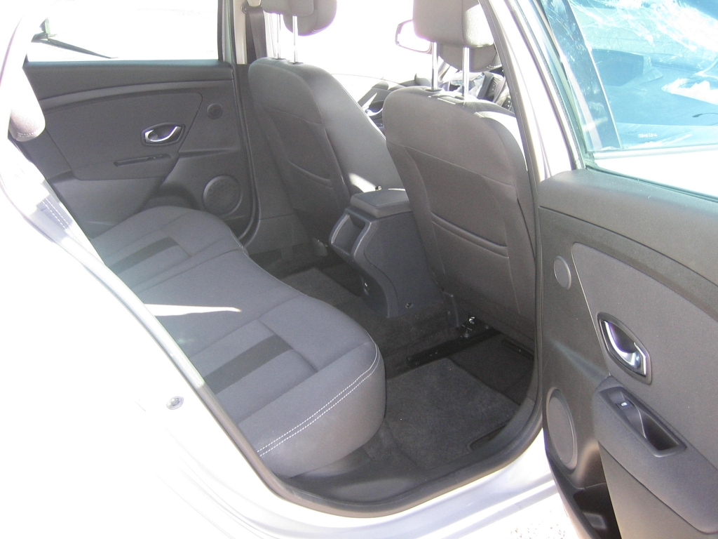 VISTA INTERIOR TRASERO 2 RENAULT MEGANE FAMILIAR 1.5 DCI 110CV