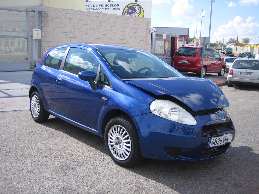 VISTA DELANTERA DERECHA FIAT PUNTO 1.3 MULTIJET 75CV