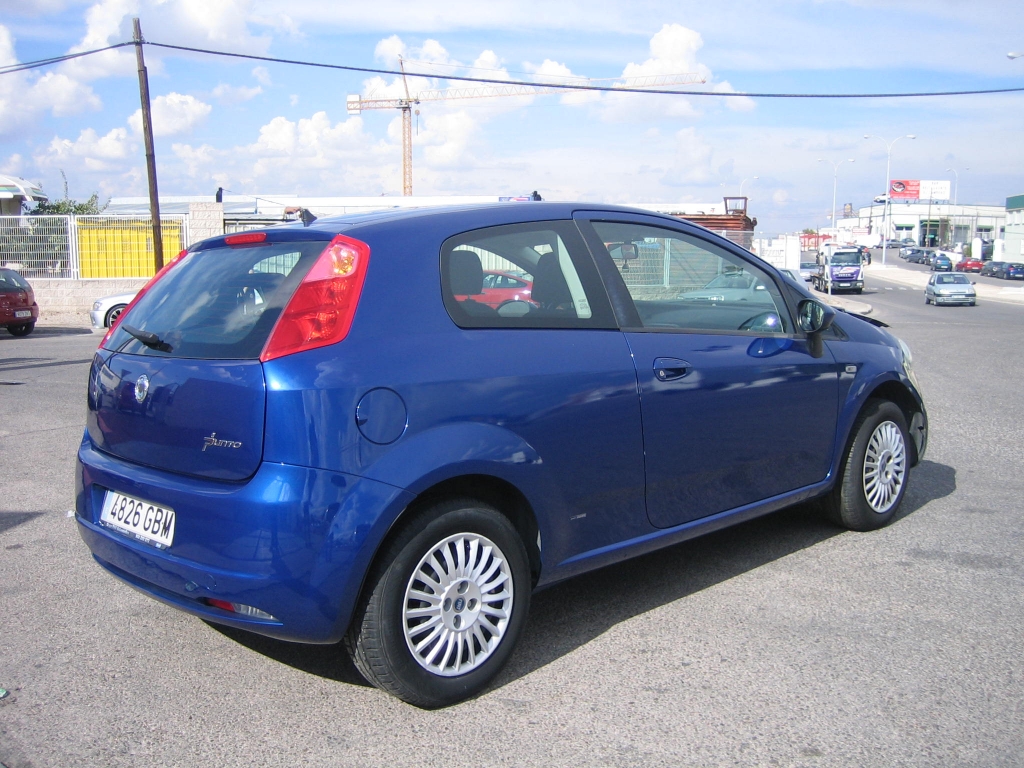 VISTA TRASERA DERECHA FIAT PUNTO 1.3 MULTIJET 75CV