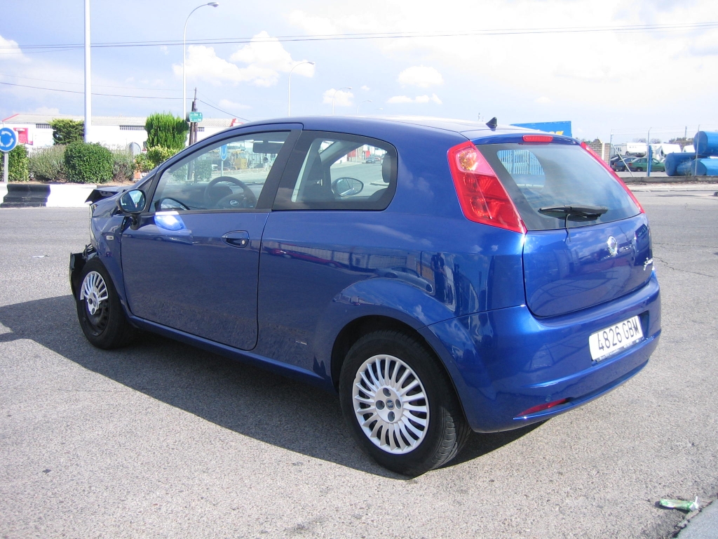 VISTA TRASERA IZQUIERDA FIAT PUNTO 1.3 MULTIJET 75CV