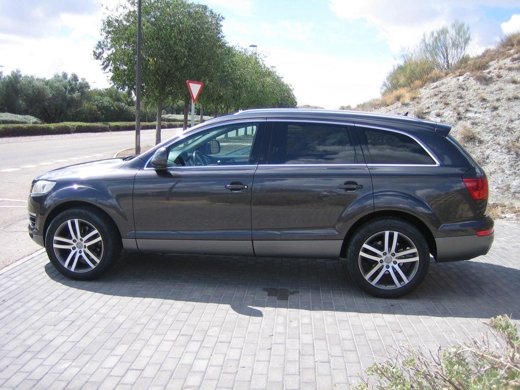 VISTA LATERAL IZQUIERDO AUDI Q-7 3.0 TDI 232CV AUTOMATICO 7 PLAZAS