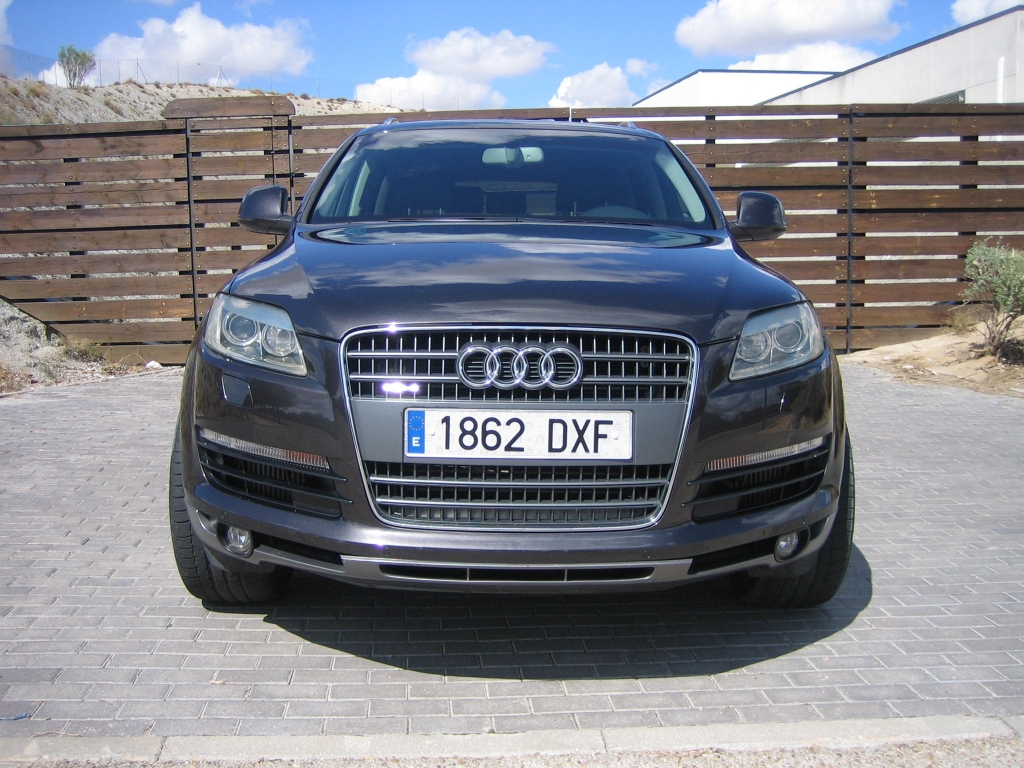 VISTA DELANTERA AUDI Q-7 3.0 TDI 232CV AUTOMATICO 7 PLAZAS