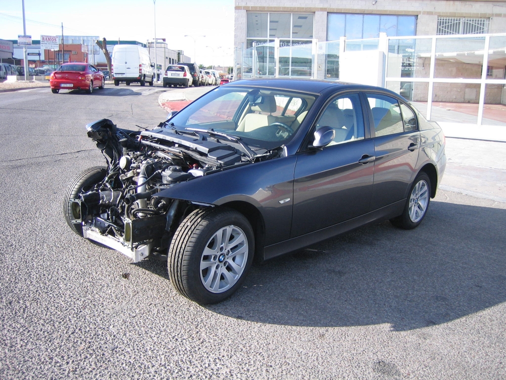 VISTA DELANTERA IZQUIERDA BMW 320 D 2.0 163CV 