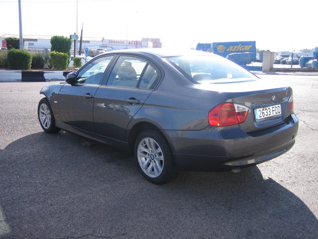 VISTA TRASERA IZQUIERDA BMW 320 D 2.0 163CV