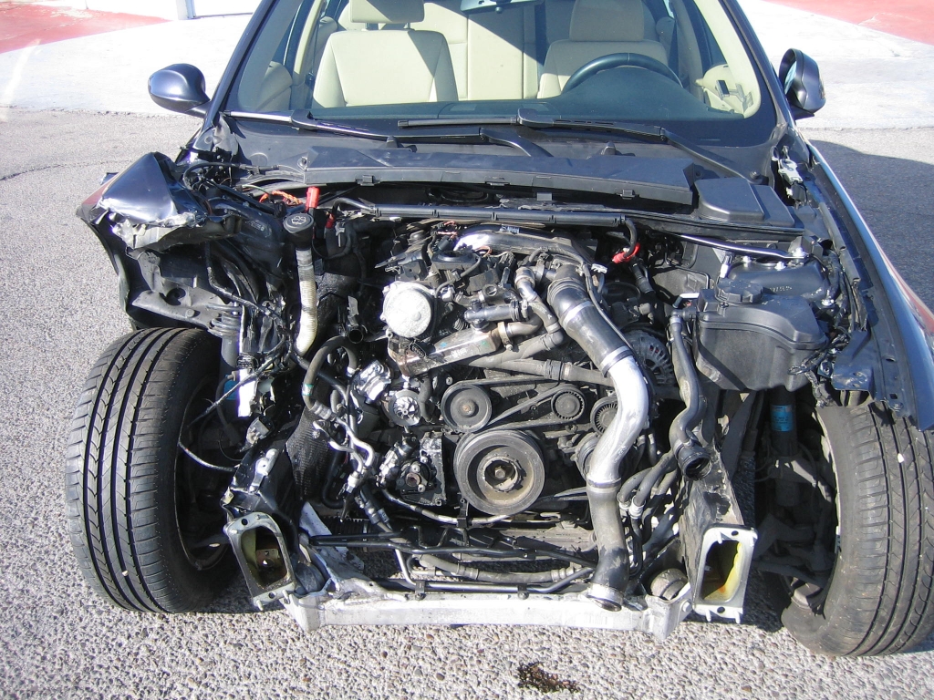 VISTA GOLPE Y MOTOR BMW 320 D 2.0 163CV