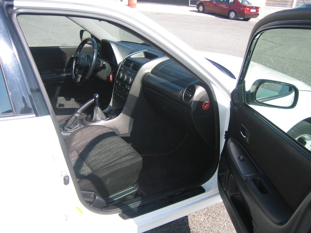 VISTA INTERIOR DERECHO LEXUS IS200 2.0 155CV GASOLINA