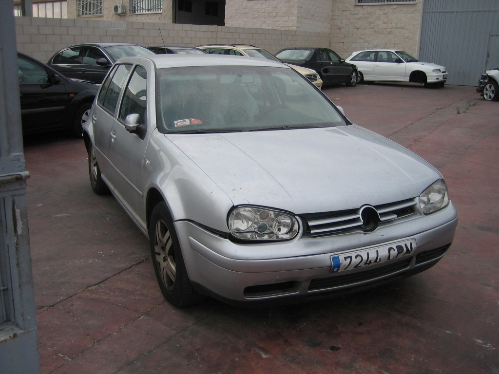 VOLSWAGEN GOLF