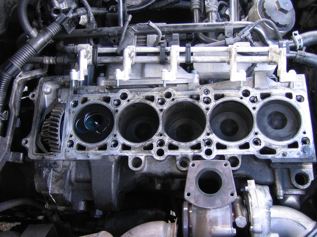 VISTA MOTOR VOLSWAGEN TOUAREG R5 TDI 177CV AUTOMATICO