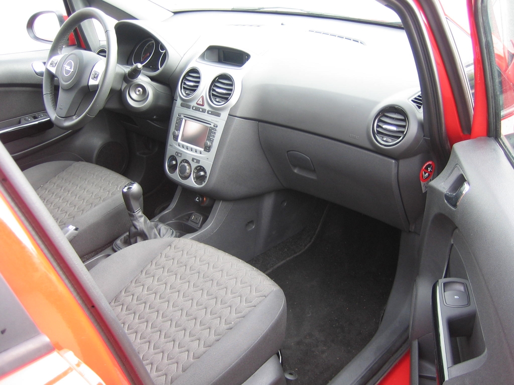 VISTA INTERIOR DERECHO OPEL CORSA 1.3 CDTI 95CV