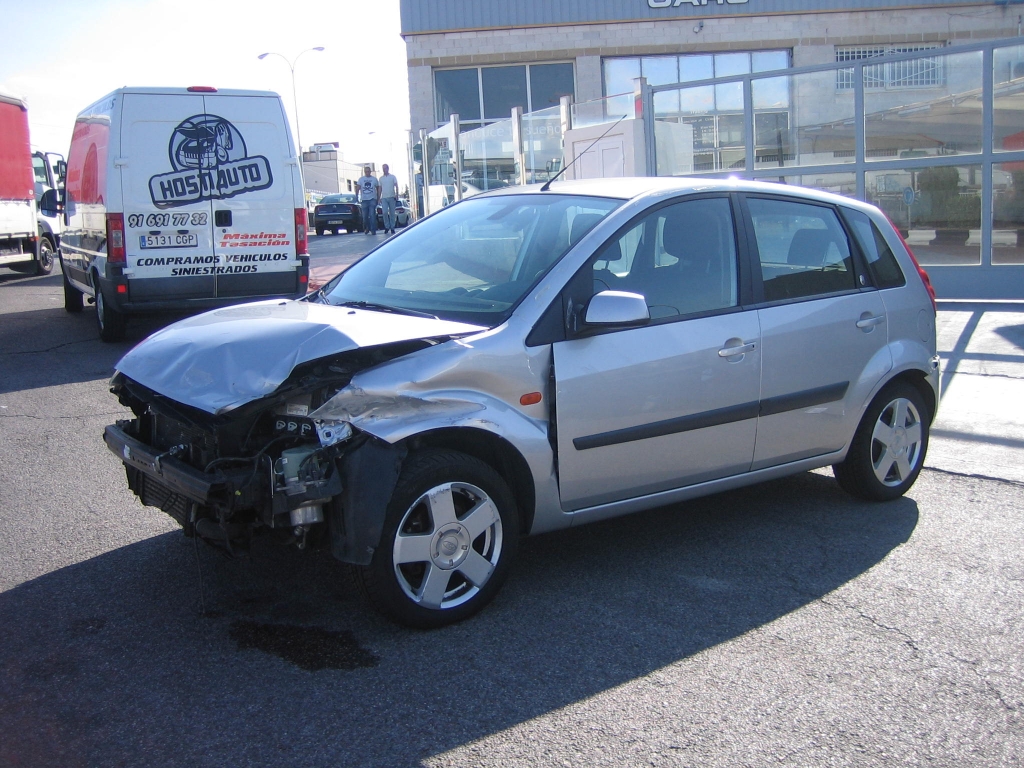 VISTA DELANTERA IZQUIERDA FORD FIESTA 1.6 TDCI 90CV 