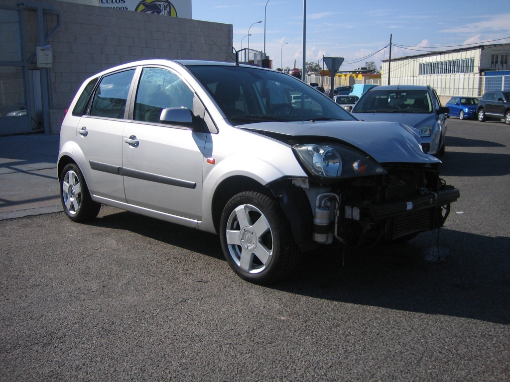 VISTA DELANTERA DERECHA FORD FIESTA 1.6 TDCI 90CV