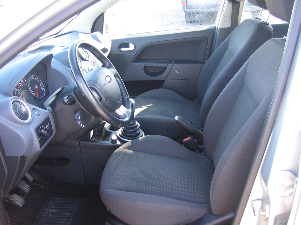 VISTA INTERIOR IZQUIERDO FORD FIESTA 1.6 TDCI 90CV