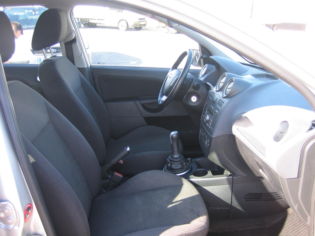 VISTA INTERIOR DERECHO FORD FIESTA 1.6 TDCI 90CV