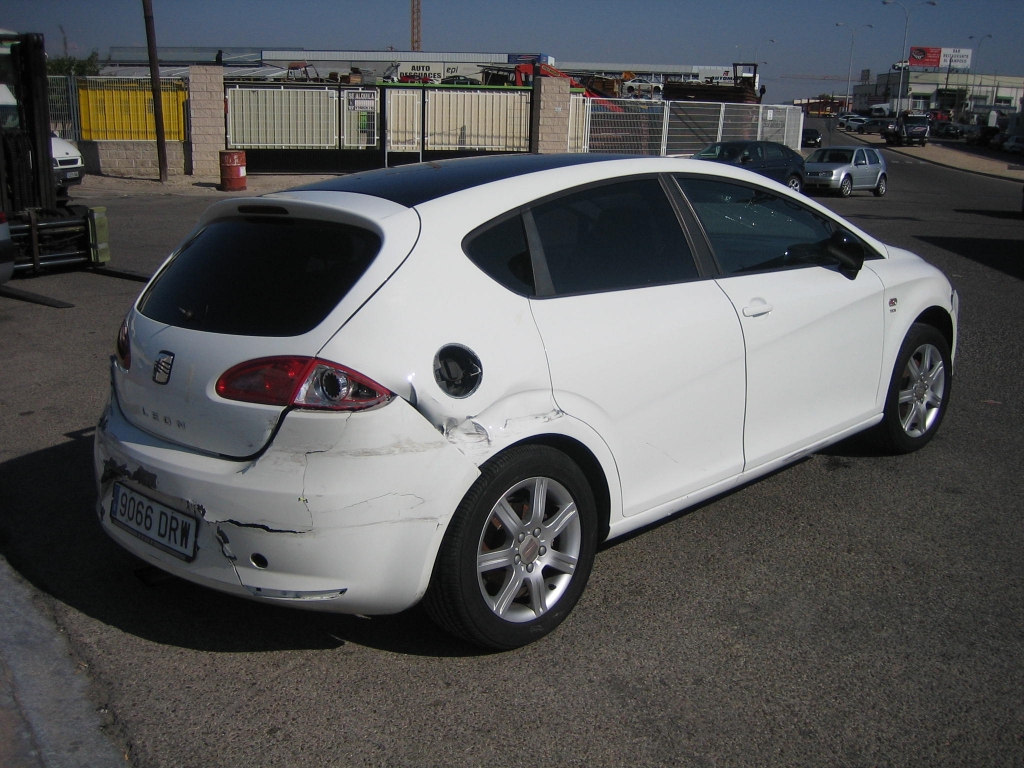 VISTA TRASERA DERECHA  SEAT LEON 1.9 TDI 140CV