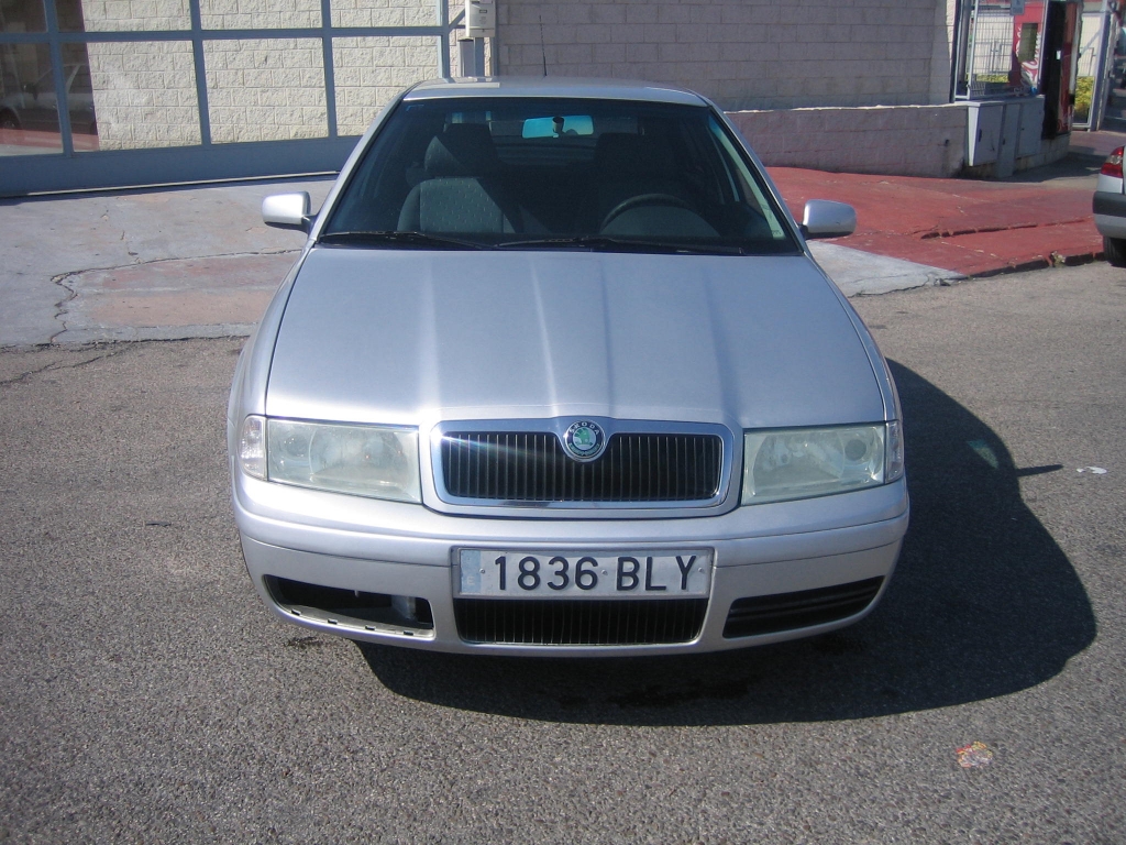 VISTA DELANTERA SKODA OCTAVIA 1.9 TDI 90CV