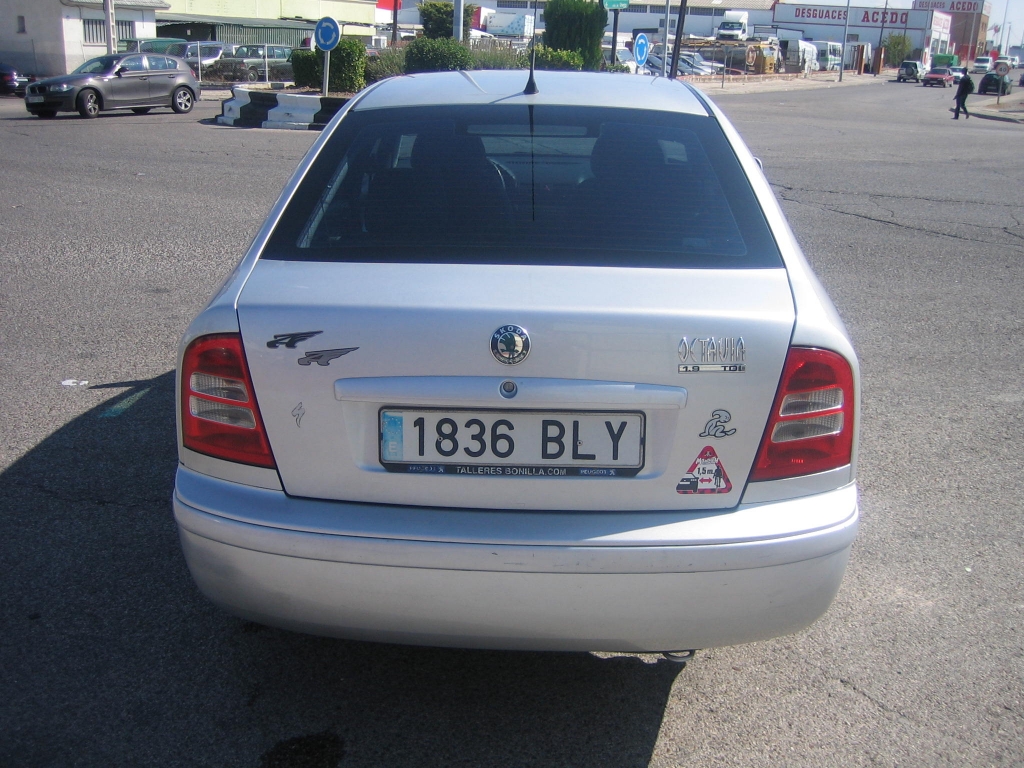 VISTA TRASERA SKODA OCTAVIA 1.9 TDI 90CV