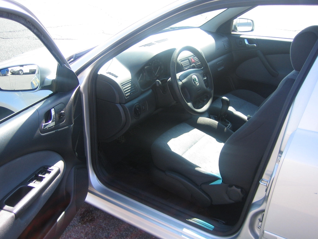 VISTA INTERIOR IZQUIERDO SKODA OCTAVIA 1.9 TDI 90CV
